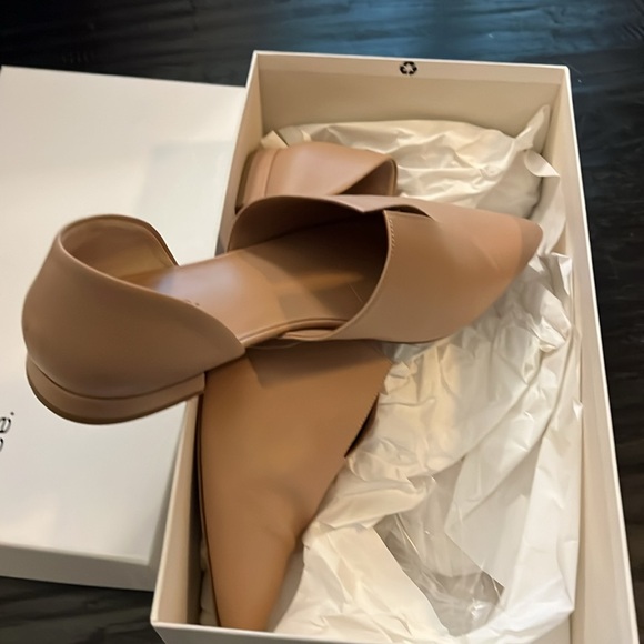 Vince Darlington, Nude Size 9 - Picture 3 of 3